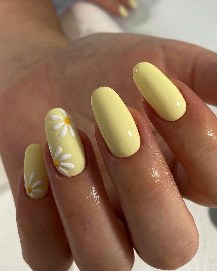 The top 10 nail
polish shades for every season in
2025
