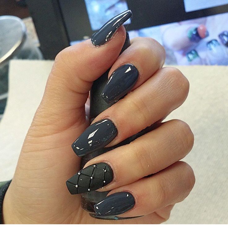 Prettiest nail colors of 2025