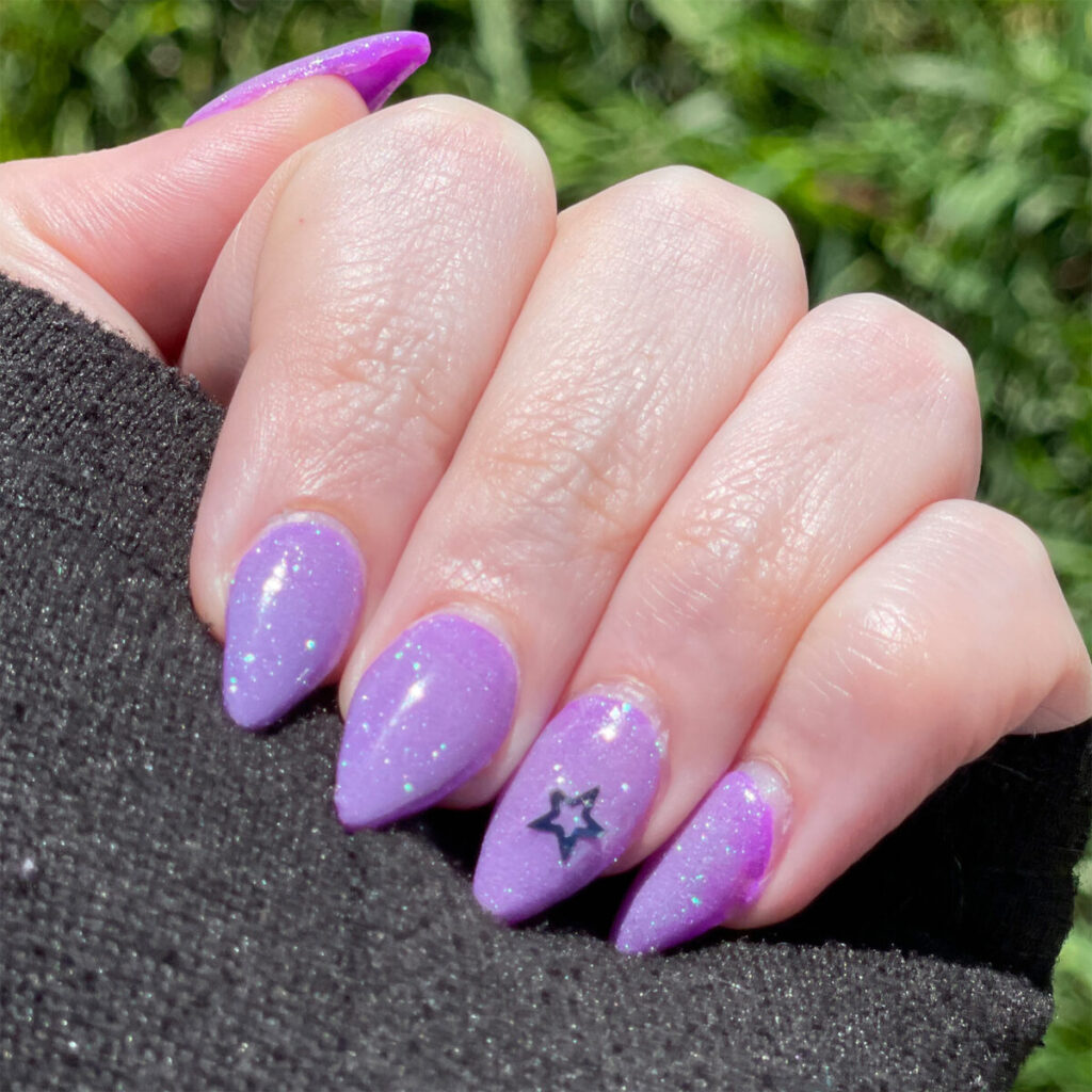 Vibrant and eye-catching nail colors for bold fashion
lovers